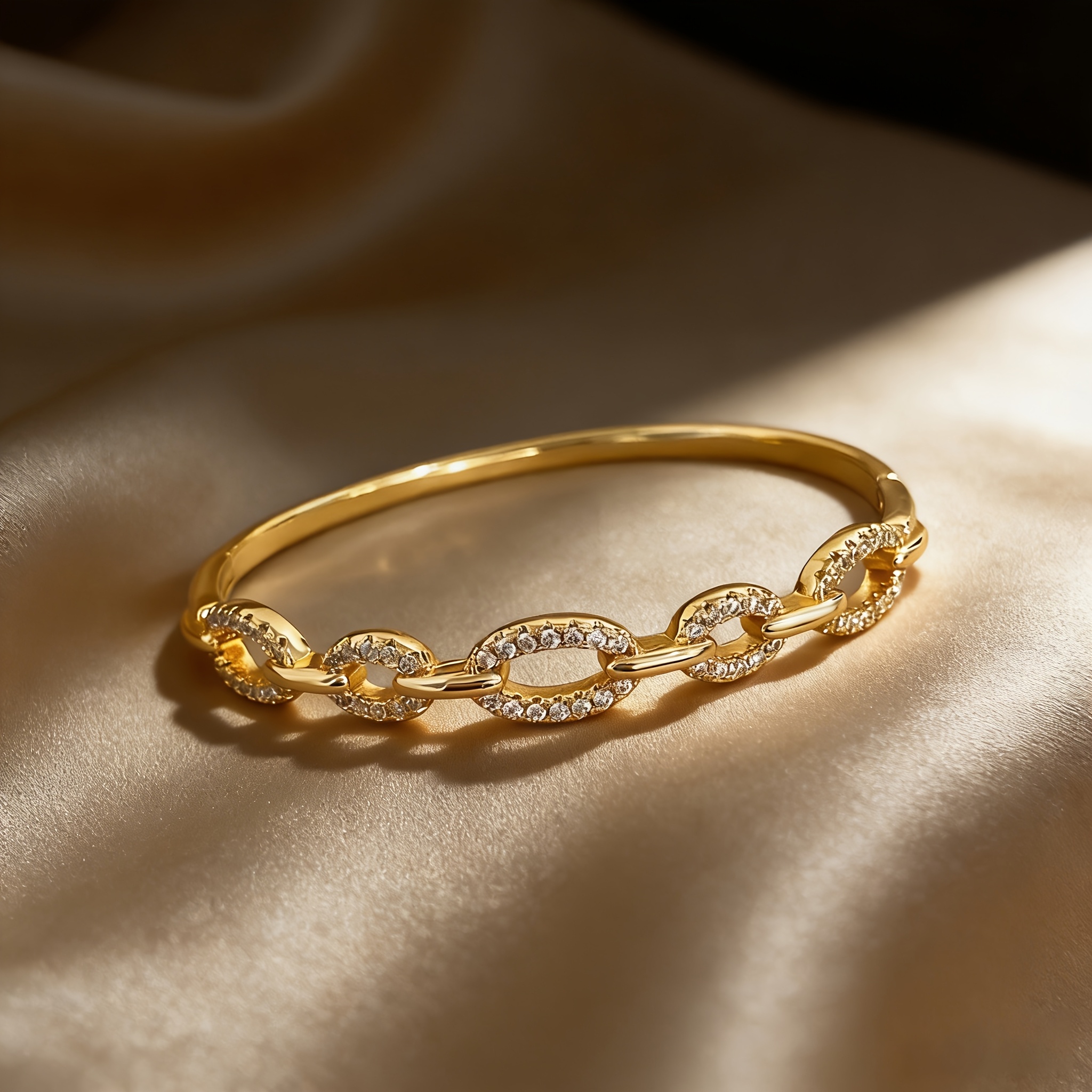 Copper Metal Bracelet with Golden-Toned Chain Link Design